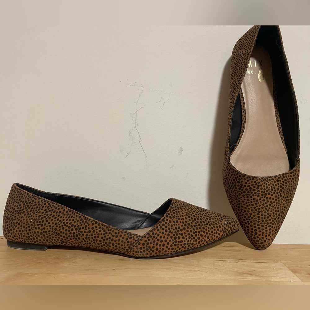 Spotted flats